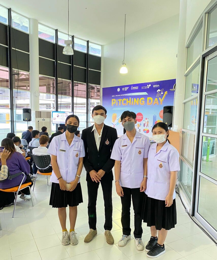 💸หลักสูตรการจัดการธุรกิจและการเงินยุคดิจิทัล💸   👩‍💻สำนักวิชาการบัญชีและการเงิน มหาวิทยาลัยวลัยลักษณ์👩‍💻     🎉🎉ขอแสดงความยินดีกับ🎉🎉   👨‍🦱**พี่เปรม***😀   🌟"นายเปรมศักดิ์ ถนอมศักดิ์ นักศึกษาชั้นปีที่ 3 🌟   ✅หนึ่งในทีม We Bare Bears ซึ่งคว้ารางวัลรองชนะเลิศอันดับที่ 2 🥈 👍จากกิจกรรม Pitching Day นำเสนอแผนธุรกิจจากผลงานวิจัย BP Culture Kit ชุดตรวจโรคเมลิออยด์ หรือเมลิออยโดสิส (Melioidosis)   🎆ภายใต้โครงการเส้นทางสู่นวัตวณิชย์ (RESEARCH TO MARKET :R2M) ครั้งที่ 10 รอบระดับมหาวิทยาลัย    🎆ได้รับการคัดเลือกเป็นตัวแทนมหาวิทยาลัย ไปแข่งขันต่อระดับภูมิภาคใต้ ณ มหาวิทยาลัยสงขลานครินทร์ ระหว่างวันที่ 25-26 พฤศจิกายน 2565 🎯หลักสูตรการจัดการธุรกิจและการเงินยุคดิจิทัล ม.วลัยลักษณ์ 🎯หลักสูตรใหม่ ทันสมัย ตอบโจทย์คนรุ่นใหม่ 💰พร้อมปั้นนักธุรกิจที่ติดสกิลด้านการเงิน 👌มาประกอบร่างสร้างธุรกิจกันที่นี่นะคะ  👍ขอขอบคุณ Walailak Science and Technology Park ที่จัดกิจกรรมดีๆให้แก่นักศึกษารุ่นใหม่ หัวใจสร้างสรรค์นะคะ #BusFinWalailakUniversity #การจัดการธุรกิจและการเงินยุคดิจิทัล #ผู้ประกอบการ #บริหารธุรกิจ #DEK66 #TCAS66 #WUSTP #WEDA #WEDACLUB